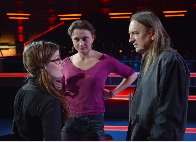 Dorota Osińska, Natalia Sikora i Marek Piekarczyk na planie "The Voice" - fot. Ireneusz Sobieszczuk /TVP