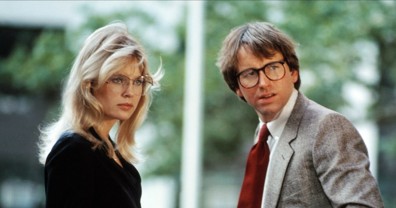 Dorothy Stratten i John Ritter w filmie "Śmiechu warte" /AF Archive/Mary Evans Picture Library/East News /East News