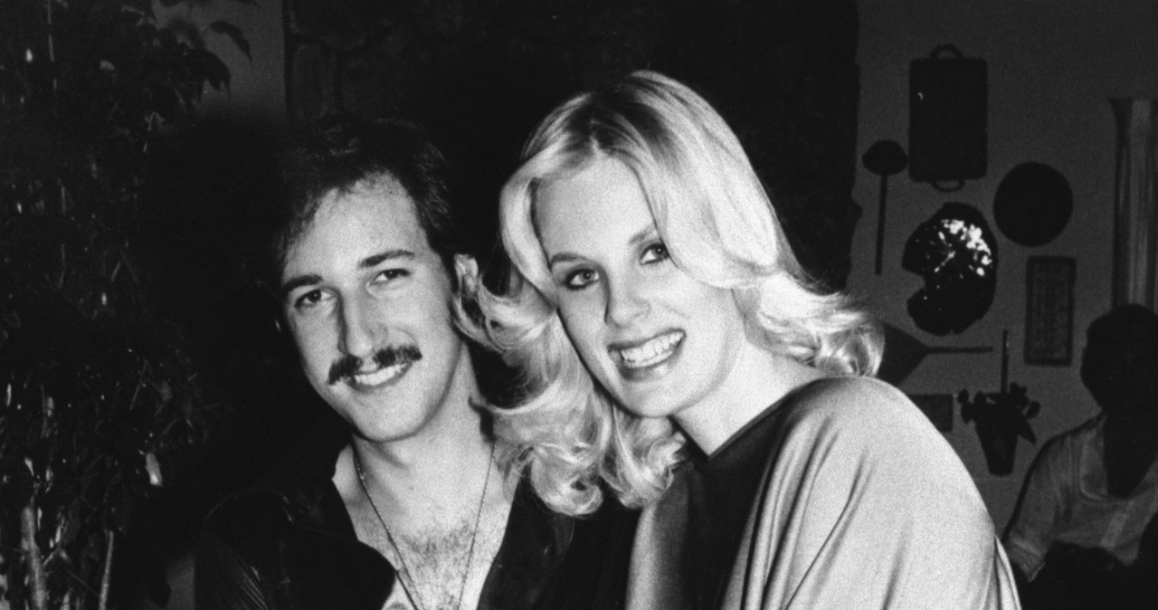 Dorothy Stratten i Paul Sneider podczas świętowania 20. urodzin aktorki /Getty Images