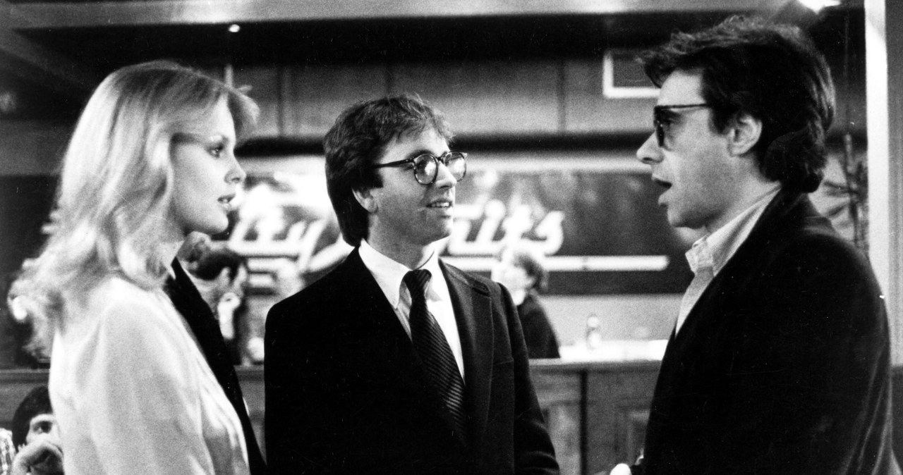 Dorothy Stratten (L) i Peter Bogdanovich (P) na planie filmu "Śmiechu warte" /Mary Evans Picture Library /East News