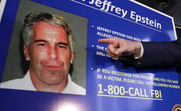 "Dostał 12-latki w prezencie". Śledztwo francuskiej prokuratury w sprawie Epsteina