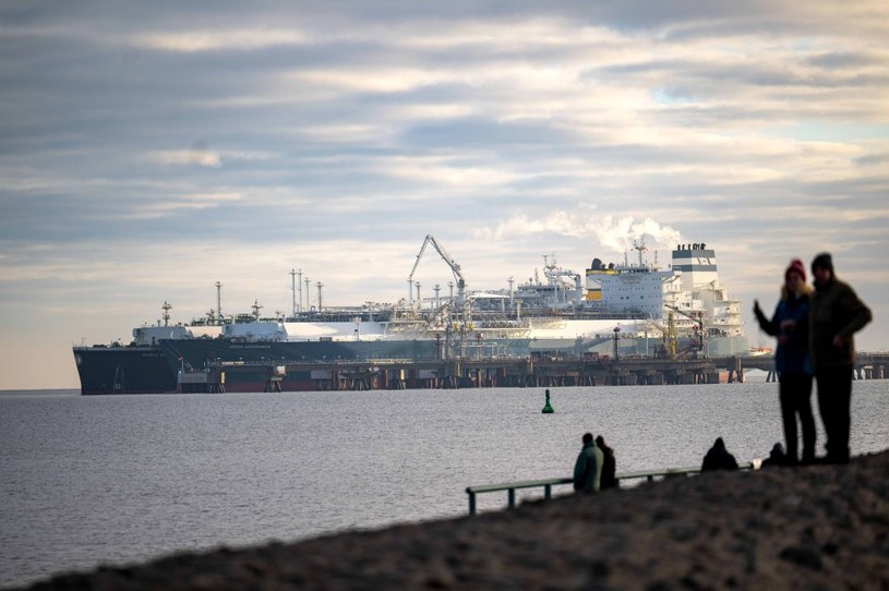 Dostawa skroplonego gazu ziemnego LNG do pływającego terminala w Wilhelmshaven, Dolna Saksonia. Nz. tankowiec "Maria Energy", 3.01.2023 r. /Sina Schuldt/dpa/picture alliance /AFP
