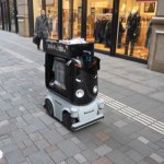 Dostawa z cyfrowym uśmiechem. Japonia inwestuje w autonomiczne roboty