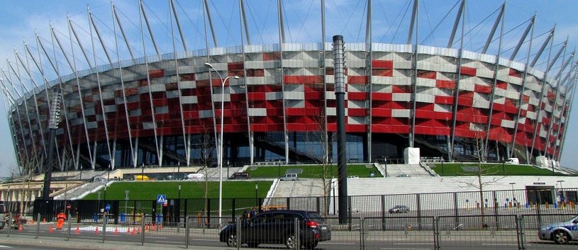 Dostępu do stadionu będą chronić również metalowe barierki. /Michał Dukaczewski /RMF FM