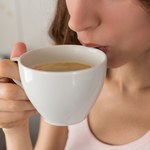 Dosypuj odrobinę tej przyprawy do porannej kawy. W końcu pozbędziesz się boczków