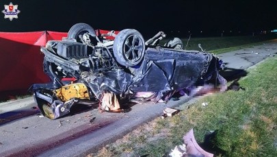 ​Doszczętnie zniszczone auto. Zginął 39-latek