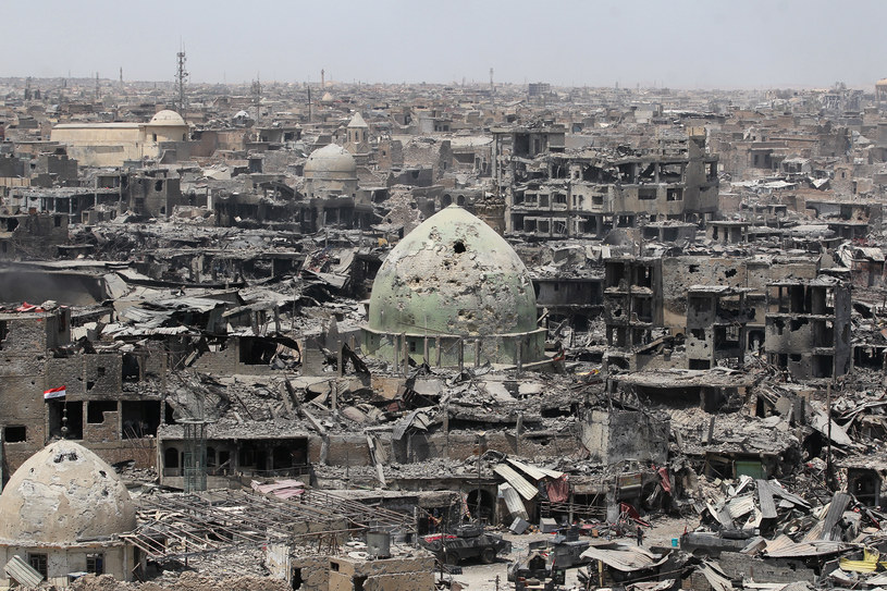 Doszczętnie zniszczony Mosul /AFP