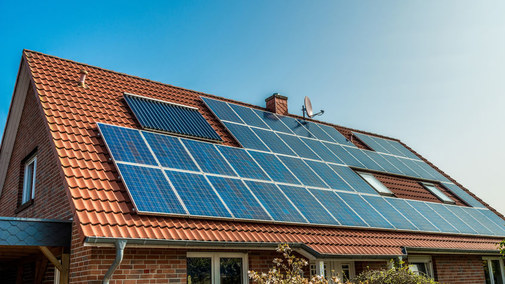 Dotacje, ulgi, pożyczki. Jak zainwestować we własne panele słoneczne?