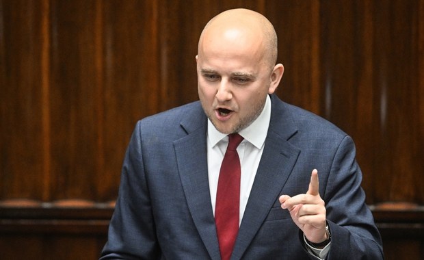 Dotkliwa kara dla Mateckiego. Tak się tłumaczy 