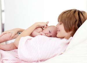 Dotyk matki jest zbawienny dla nowo narodzonego dziecka
