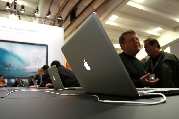 Dotykowe ekrany w MacBookach? To możliwe. /AFP
