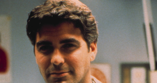 Doug Ross (George Clooney) to jeden z tych bohaterów, którego nie potrafiono zastąpić. Pod koniec 5. serii Doug posuwa się o jeden krok za daleko, chcąc pomóc
pacjentowi, czym doprowadza do zamknięcia kliniki Hathaway. W finale sezonu Ross
podejmuje decyzję o wyjeździe do Seattle. /AKPA