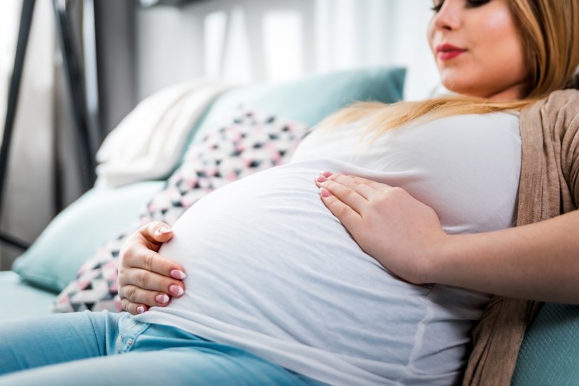 Dowiedziałaś się, że jesteś w ciąży i zastanawiasz się, jakie jest prawdopodobieństwo, że urodzisz bliźniaki? Te czynniki mają znaczenie /123RF/PICSEL