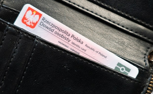 Dowody osobiste i podatki. Tusk o nowym obowiązku