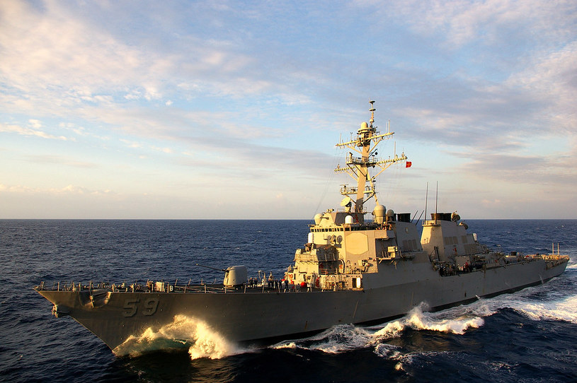 Dowództwo marynarki nie informuje, czy załogi okrętów eskorty są bezpieczne. Na zdjęciu jeden z okrętów 9 Lotniskowcowej Grupy Uderzeniowej, USS "Russell" /US NAVY /domena publiczna