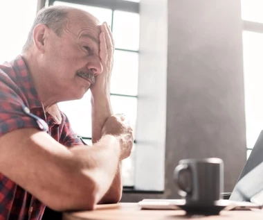 Dożył 65 lat i dostał z ZUS emeryturę. 3 miesiące odkłada na bułkę