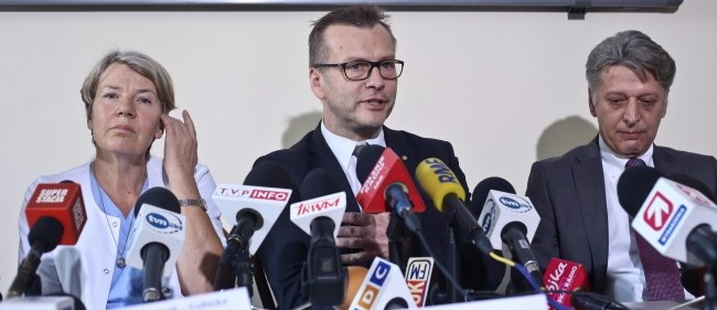 dr Bogumiła Wołoszczuk-Gębicka, prof. Mirosław Wielgoś i prof. Andrzej Kamiński /PAP/Rafał Guz /PAP