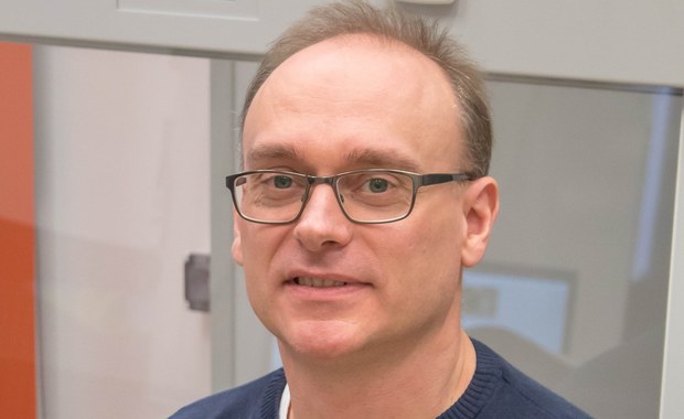 Dr Figiel: Na wynik polskiego testu na koronawirusa trzeba czekać do 8 godzin