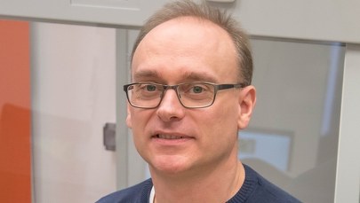 Dr Figiel: Na wynik polskiego testu na koronawirusa trzeba czekać do 8 godzin