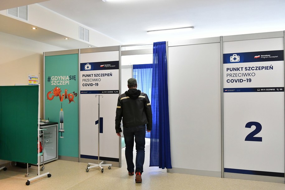 ​Jedna dawka dla ozdrowieńców? "Lepiej odpowiadają na szczepienie"