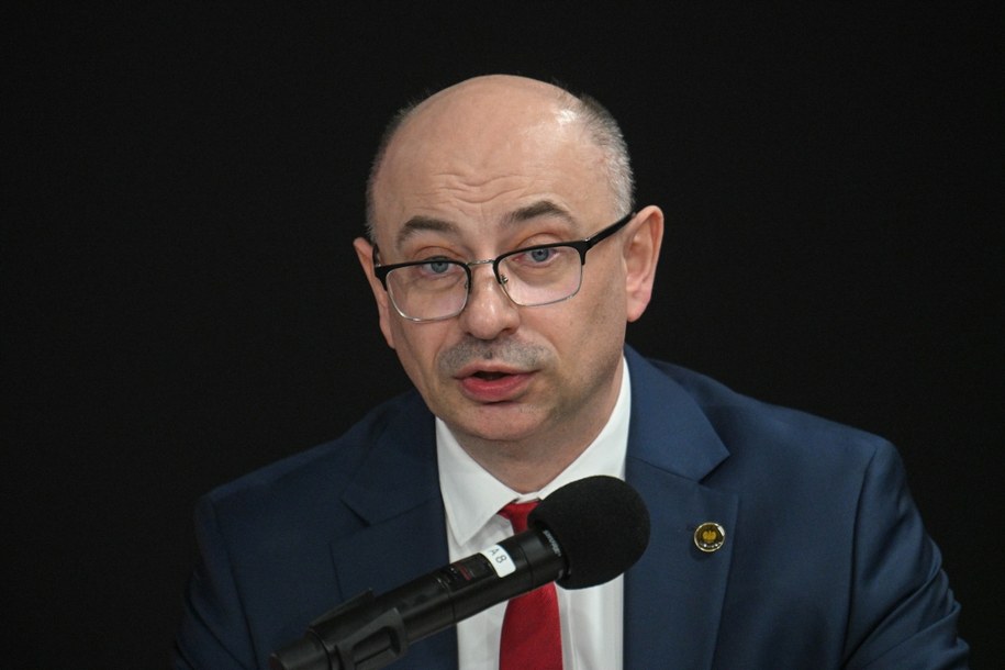 Dr Mateusz Szpytma na przesłuchaniu kandydatów na stanowisko Prezesa Instytutu Pamięci Narodowej /Marcin Obara /PAP