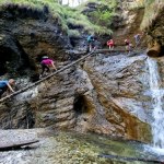 Drabiny, łańcuchy i wodospady. Adrenalina tuż za polską granicą