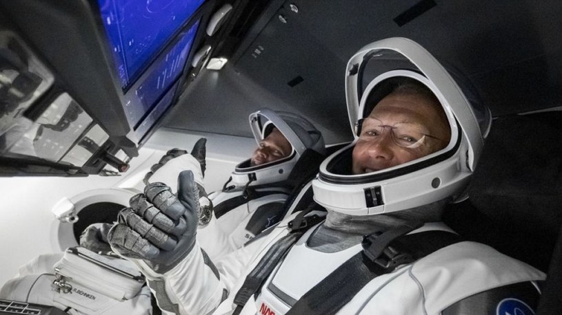 Dragon-2 od SpaceX wraca z astronautami na Ziemię. Zobacz transmisję na żywo /Geekweek