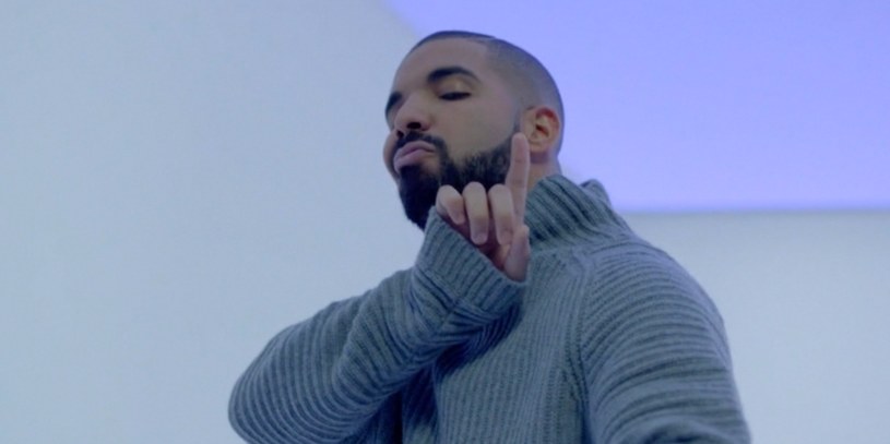 Drake w klipie "Hotline Bling" /