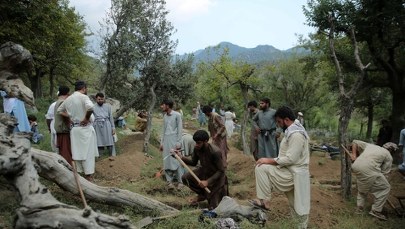 Dramat kobiet po trzęsieniu ziemi. Pomoc nie dla nich