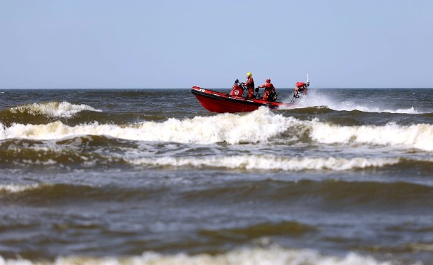Dramat nad Bałtykiem. Nastolatek zniknął pod wodą 