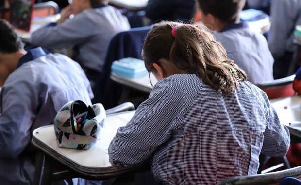 Dramat w renomowanej szkole katolickiej? Oskarżenia o przemoc i napaści seksualne