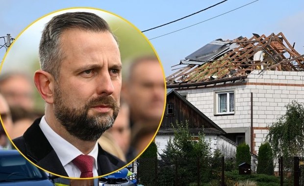 Dramat właścicieli zniszczonego domu w Wyrykach. Deklaracja szefa MON  