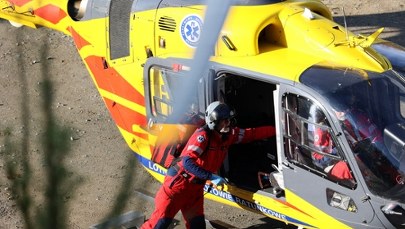 ​Dramatyczna akcja nad jeziorem. Chłopca wydobytego z wody zabrał śmigłowiec LPR