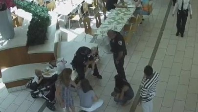 Dramatyczna akcja policjantów. Uratowali dławiące się 14-miesięczne dziecko