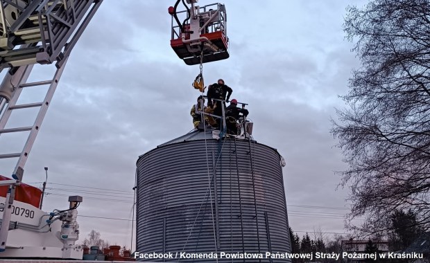 Dramatyczna akcja ratunkowa koło Kraśnika. Zboże przysypało mężczyznę