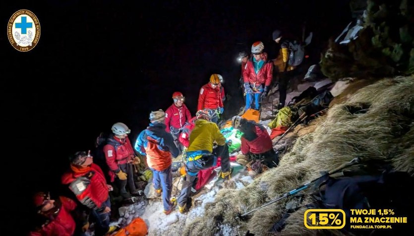 Dramatyczne chwile w Tatrach. Turysta spadał przez ponad 100 m