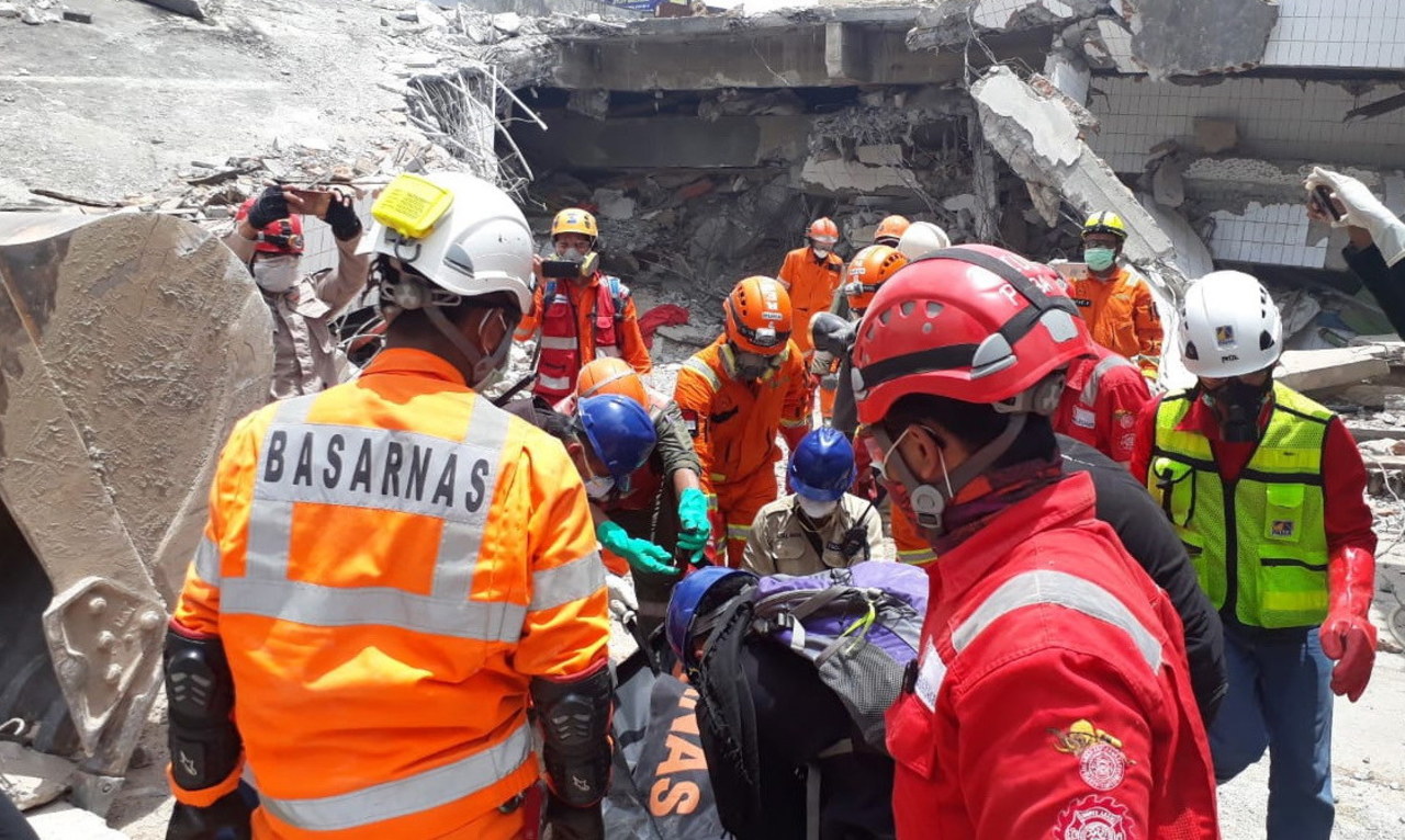 Dramatyczne dane z Indonezji. Blisko 1800 ofiar, 5000 osób zaginionych