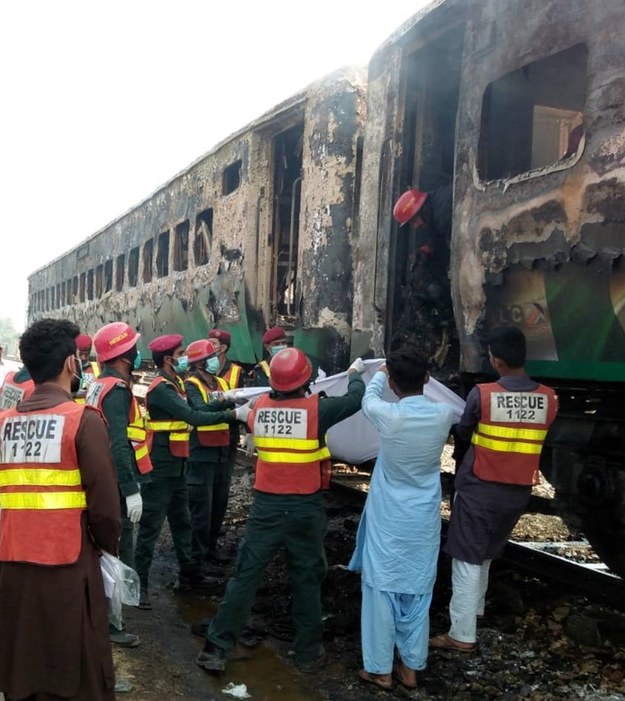 Dramatyczne doniesienia w Pakistanu. W pożarze zginęło kilkadziesiąt osób /STRINGER /PAP/EPA