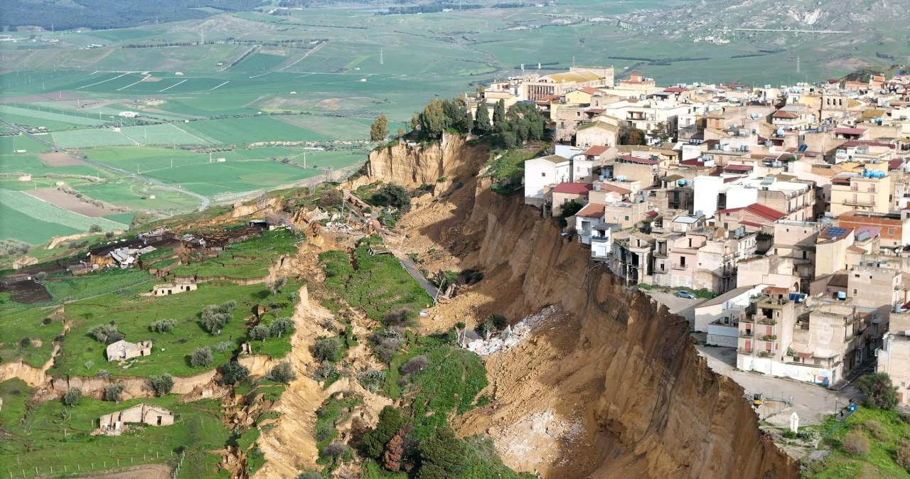 Dramatyczne osuwisko w Niscemi na Sycylii. Galeria