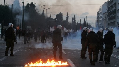 Dramatyczne sceny na ulicach Aten