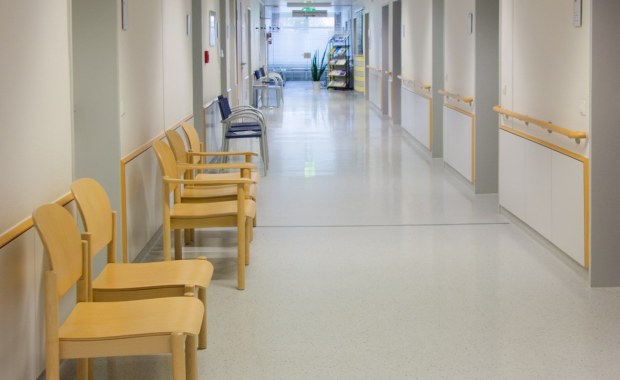 Dramatyczne wydarzenia w przychodni. Pacjent ugodził nożem lekarza