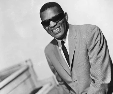 Dramatyczne wyznanie miłości, której nie da się zapomnieć. Historia przeboju "I Can't Stop Loving You" Raya Charlesa