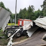 Dramatyczne zderzenie pociągu z ciężarówką w Małopolsce [FILM]