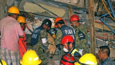 Dramatyczny apel spod gruzów szkoły: Pomóżcie nam. Chce nam się pić!