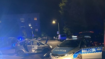 Dramatyczny pościg ulicami Warszawy! Złodziej czołowo zderzył się z radiowozem