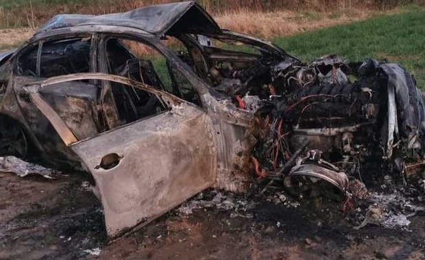 Dramatyczny wypadek bmw. W aucie było troje młodych ludzi