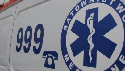 Dramatyczny wypadek na "59": Karetka z 4-latkiem i osobówka zderzyły się i stanęły z płomieniach