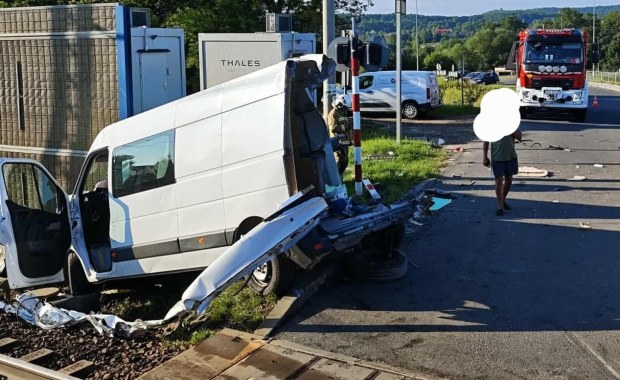 Dramatyczny wypadek na torach. 200 osób w pociągu