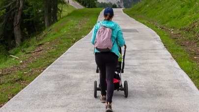 Dramatyczny wypadek w Tyrolu: Wózek z niemowlęciem zjechał 50 metrów ze zbocza