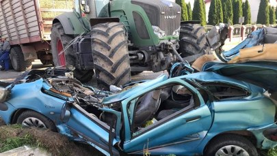 Dramatyczny wypadek w Żabowie. Ciągnik najechał na osobówkę